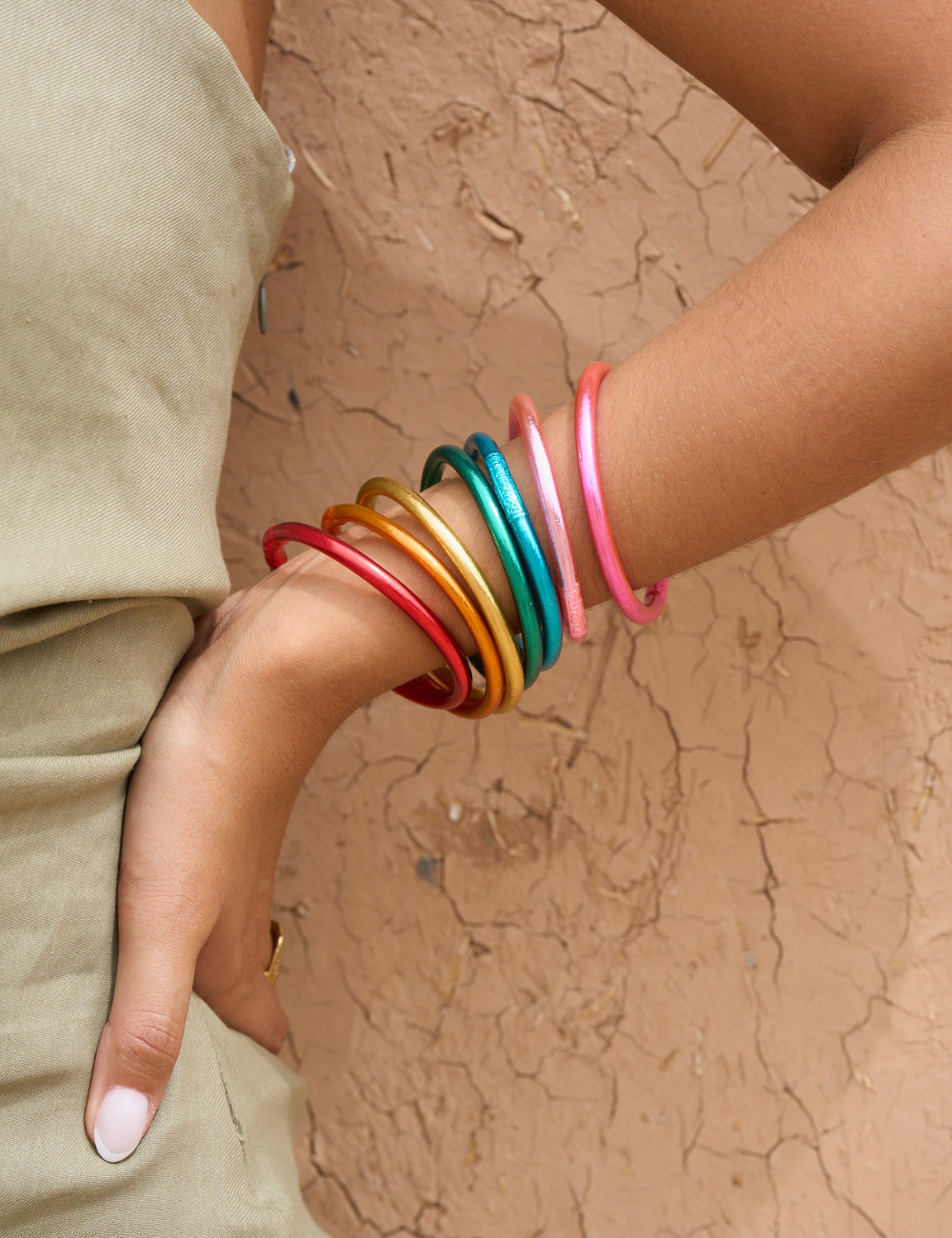 30 bracelets coquillage doré Ikita Linea Chic offerts 30 bracelets coquillage doré Ikita Linea Chic offerts